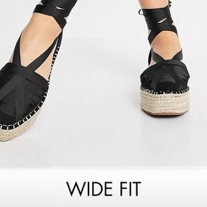 ASOS DESIGN Wide Fit Flatform Espedrils